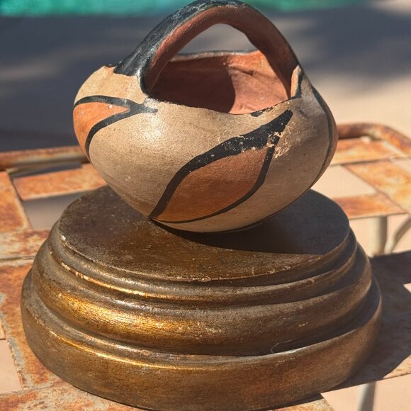 Antique Santo Domingo Kewa Pueblo Basket Pot - Native Pottery, Early 1900s - Picture 8 of 10